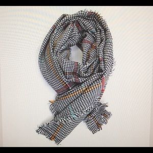 Accessories - ๐งฃ NWT plaid checker scarf beautiful color Accessories - ๐งฃ NWT plaid checker scarf beautiful color